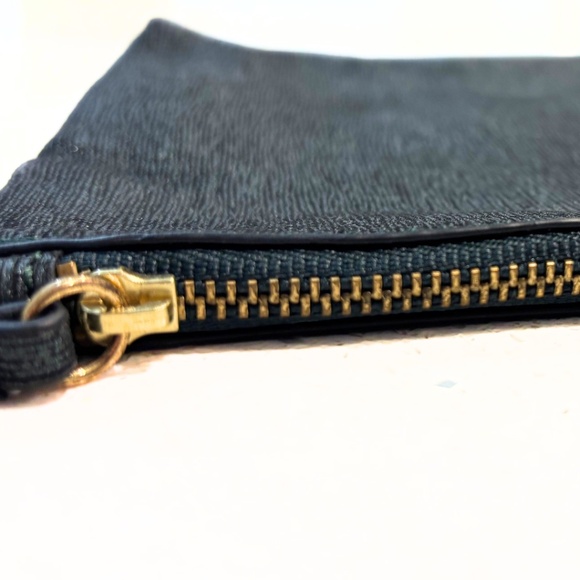 Banana Republic Emerald Green Leather Zippered Pouch - Picture 4 of 6